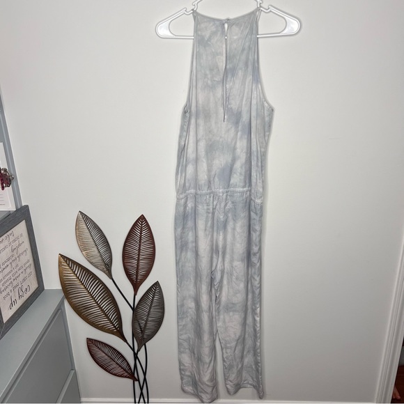 M20 Anthropologie Cloth & Stone Ice Blue Tie Dye Sleeveless Jumpsuit - Picture 5 of 5